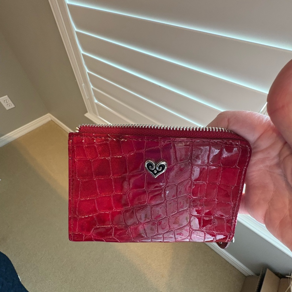 Elegant Red Crocodile Pattern Wallet